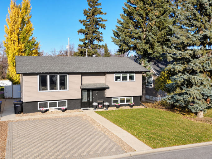 Image of 107 - 2nd Street NE, Watson, Saskatchewan $279000